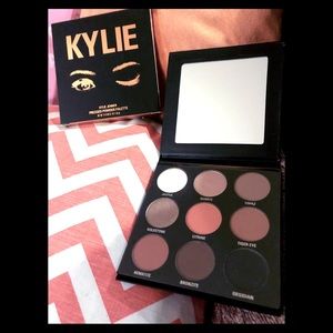 The Bronze Palette by Kylie Jenner